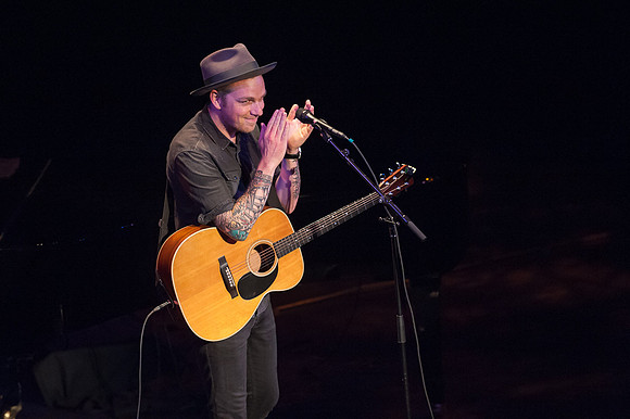 Greg Holden - The Music Hall, Portsmouth, NH  July 28, 2016
