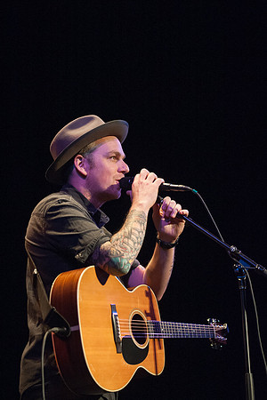 Greg Holden - The Music Hall, Portsmouth, NH  July 28, 2016