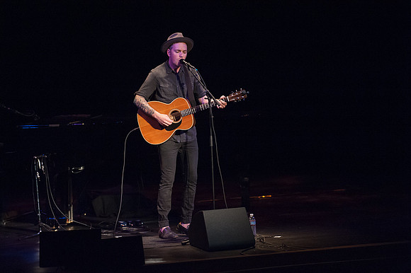 Greg Holden - The Music Hall, Portsmouth, NH  July 28, 2016