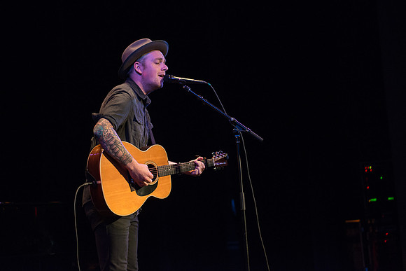 Greg Holden - The Music Hall, Portsmouth, NH  July 28, 2016