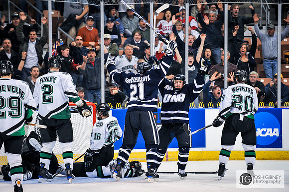 GAME TYING GOAL - 0.1 Sec Left! UNH vs. North Dakota